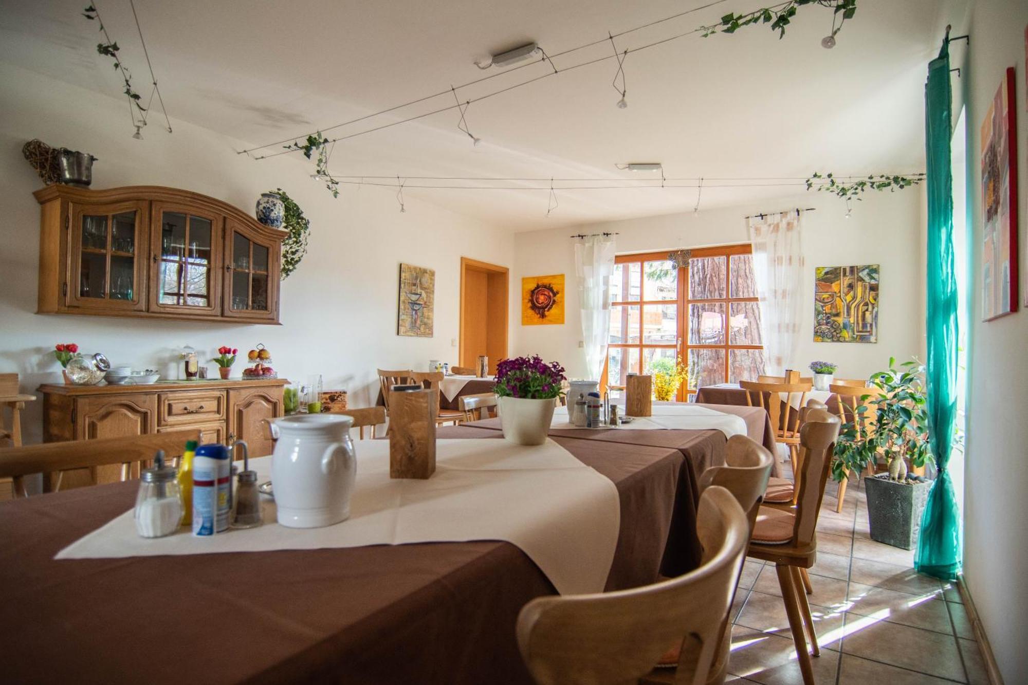 Gaestehaus Hellmer Neustadt an der Weinstrasse Luaran gambar